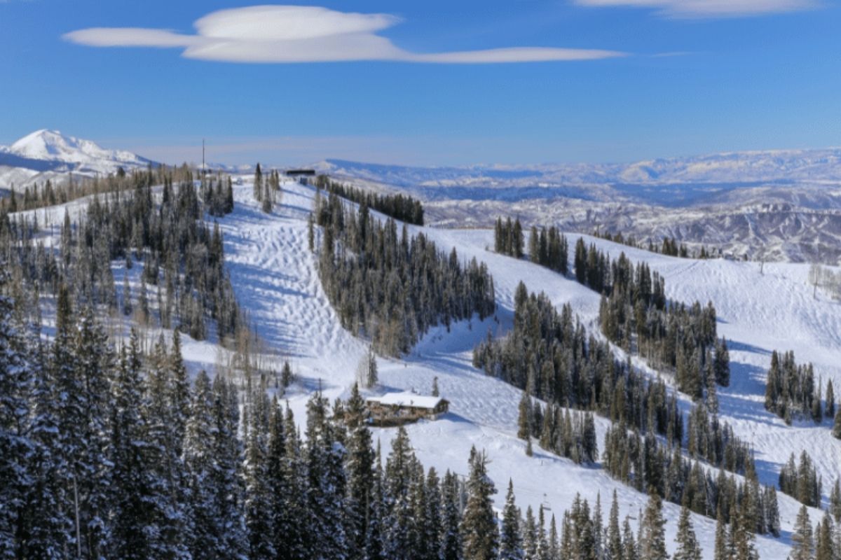 Os 4 destinos de neve de alto padrões mais incríveis para suas férias de inverno