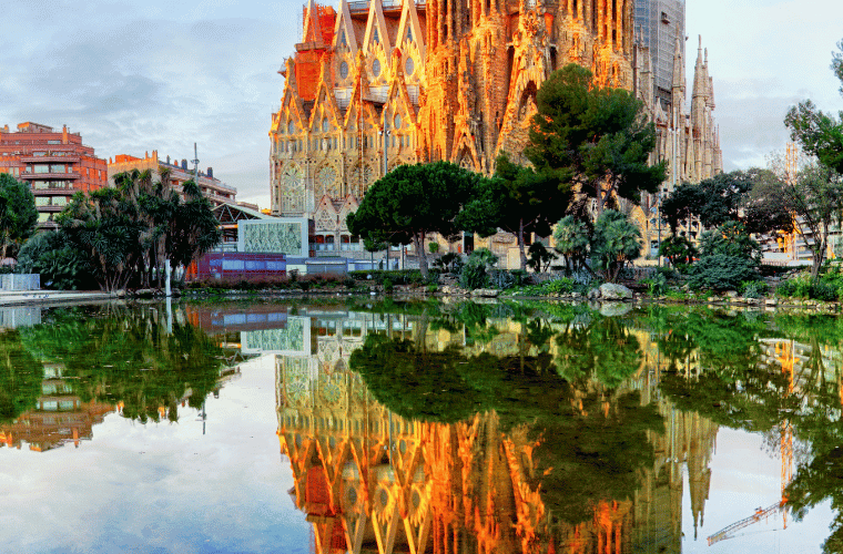 As 5 atrações imperdíveis para visitar em Barcelona descubra o que ver na capital catalã